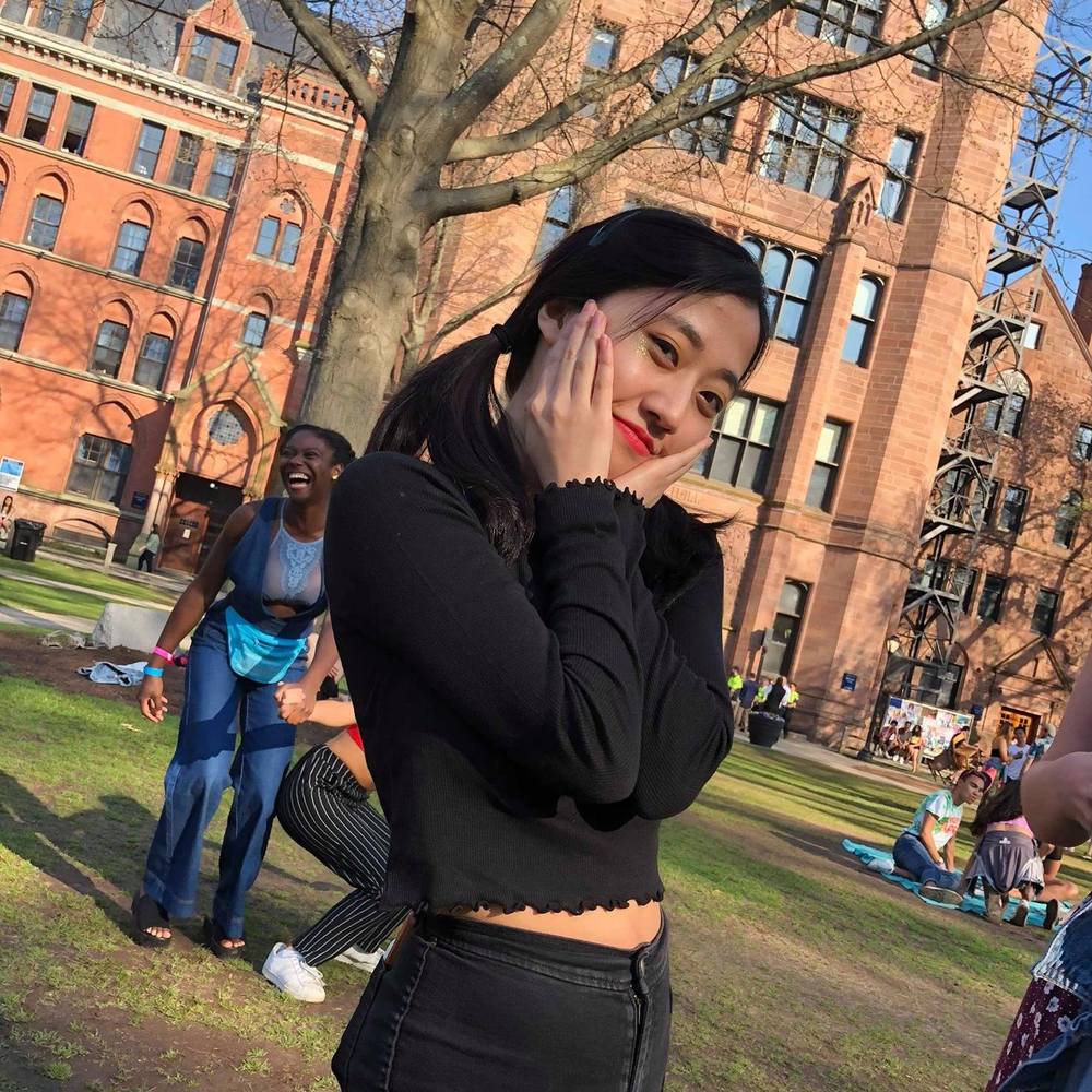 Meet your Posher, Daniela